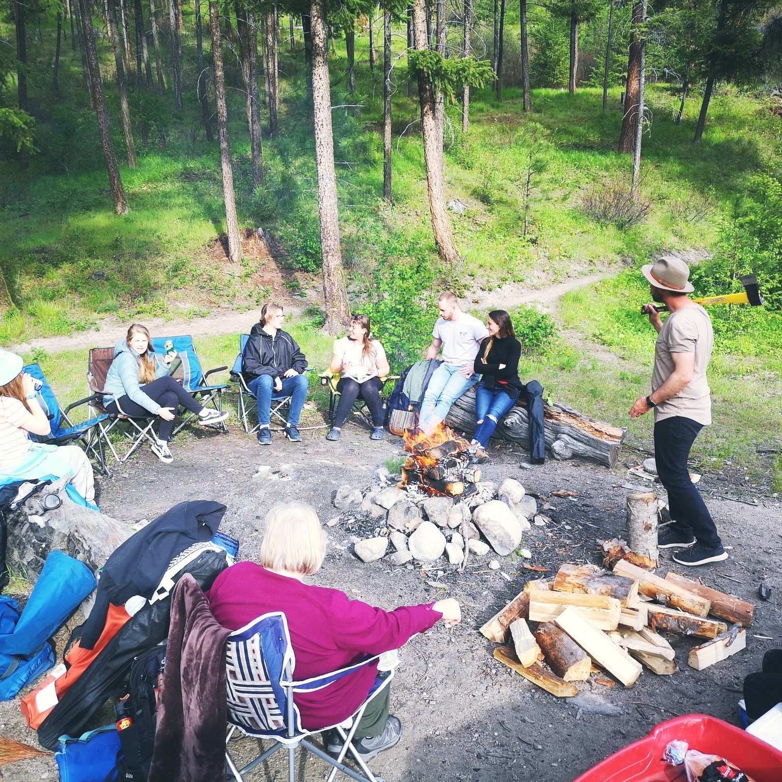 During YWAM Kelowna last summer, we had a blast sitting by the fire. It got me thinking about how it's like camping around God's presence, which we absolutely love. Just imagine the comforting warmth, magical dancing light, sense of security, delicious food, awesome company, and the incredible energy we feel when we make God our "center." It's seriously life-changing!
.
.